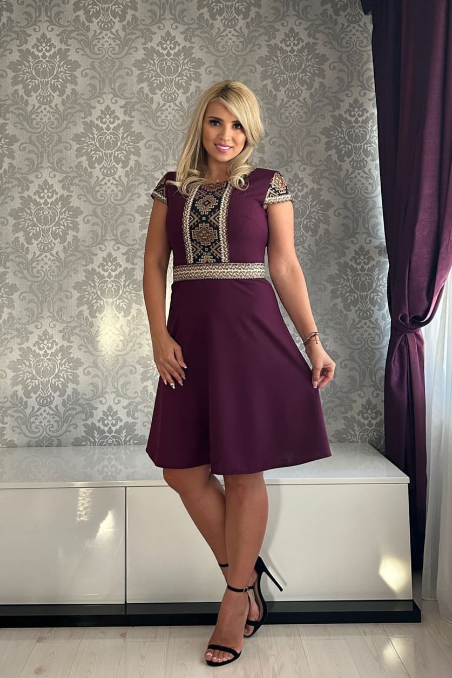 Rochie Erica aripioara brau inchis pruna