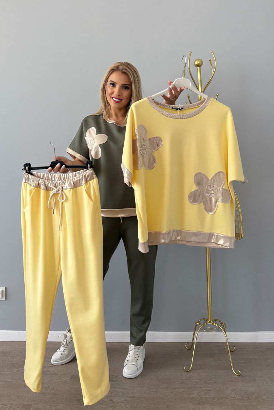 Set Ariana