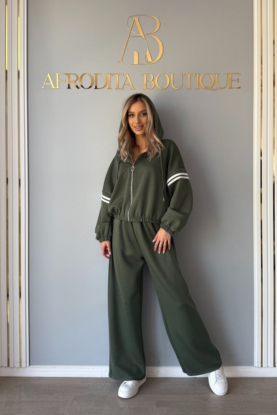 Set Adriana