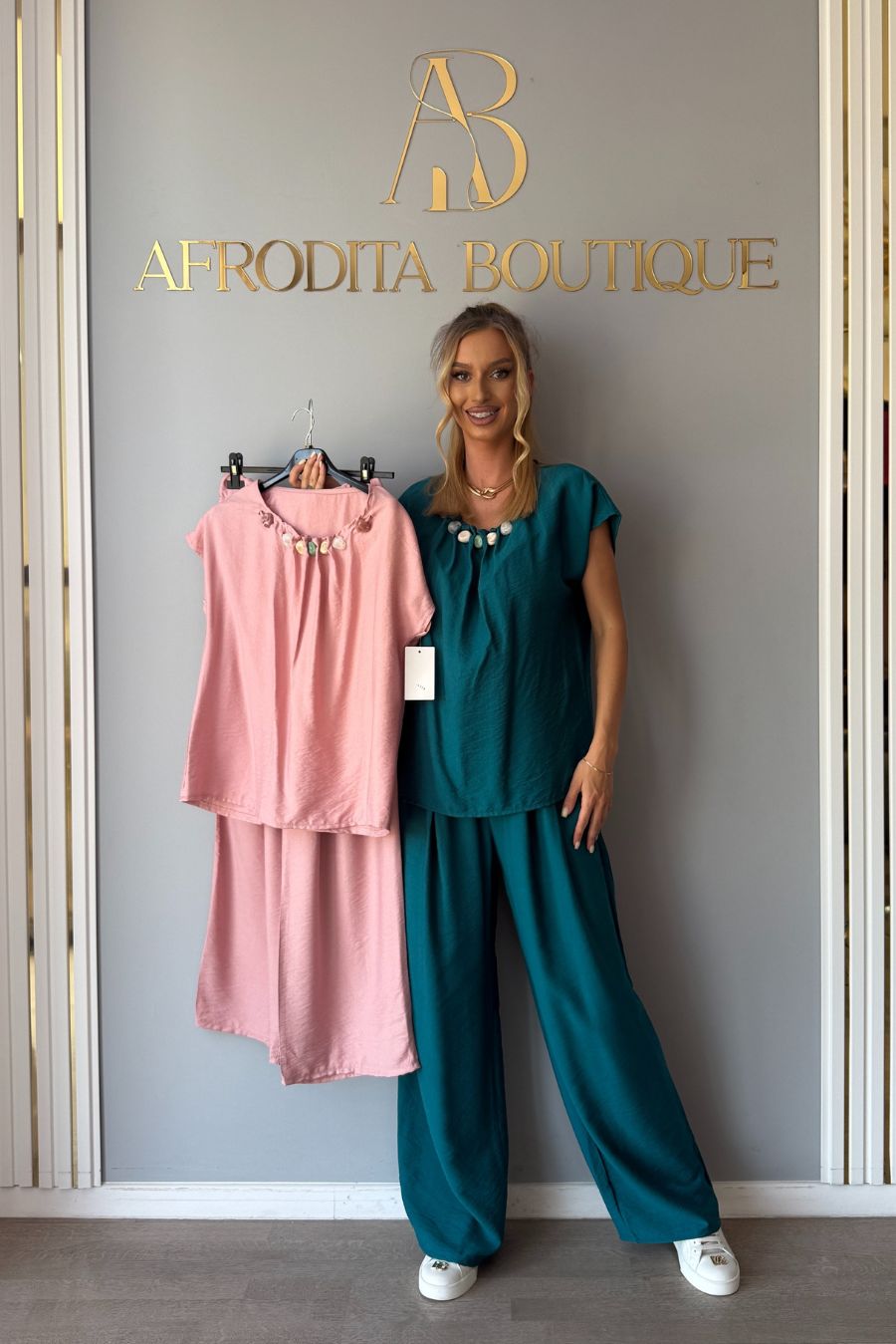 Set Claudia
