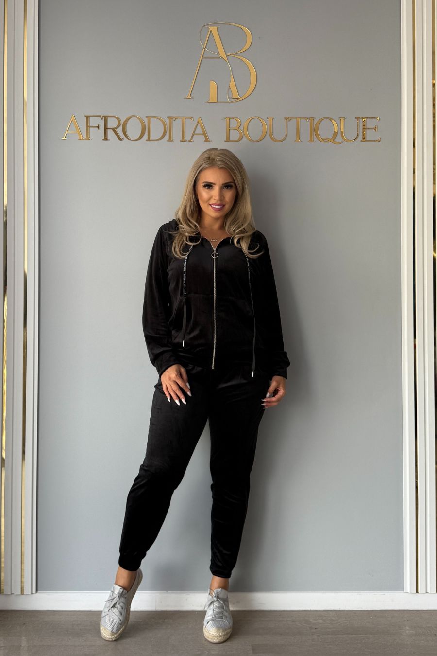 Set Ilona
