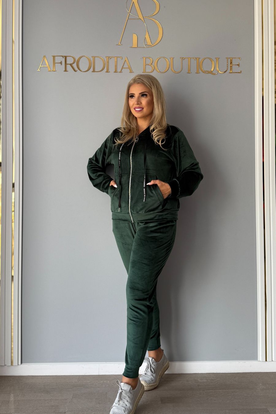Set Ilona